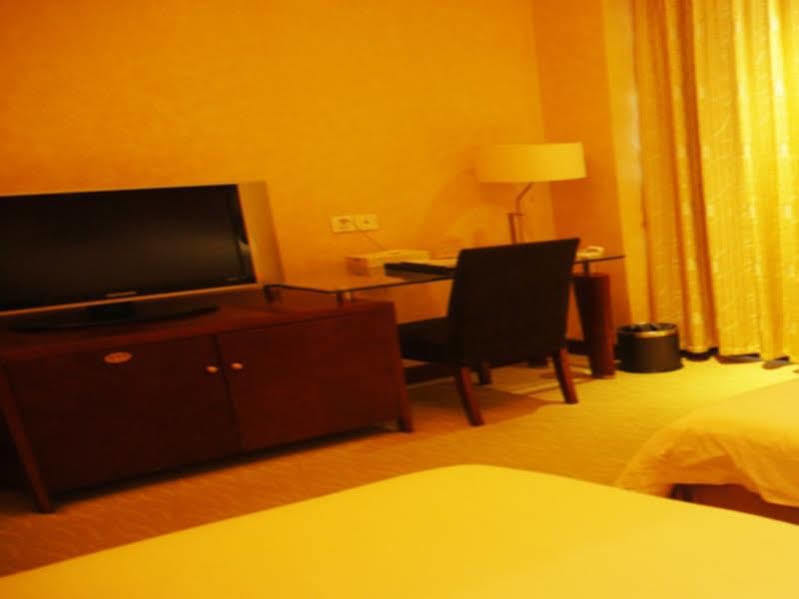 Changshu Kaiyue International Hotel Екстер'єр фото